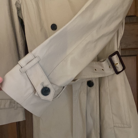 Banana Republic Trench Coat.  Brand New, Never Worn! Size (M) - Picture 6 of 12